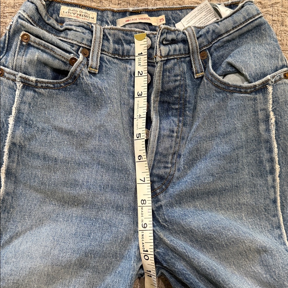 Levi's Light Blue Denim Jeans with Frayed Contrast Seams - Picture 8 of 9